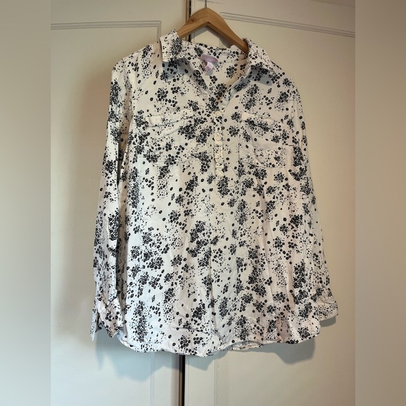Isabel Maternity by Ingrid & Isabel Floral Patterned Shirt - Picture 1 of 4